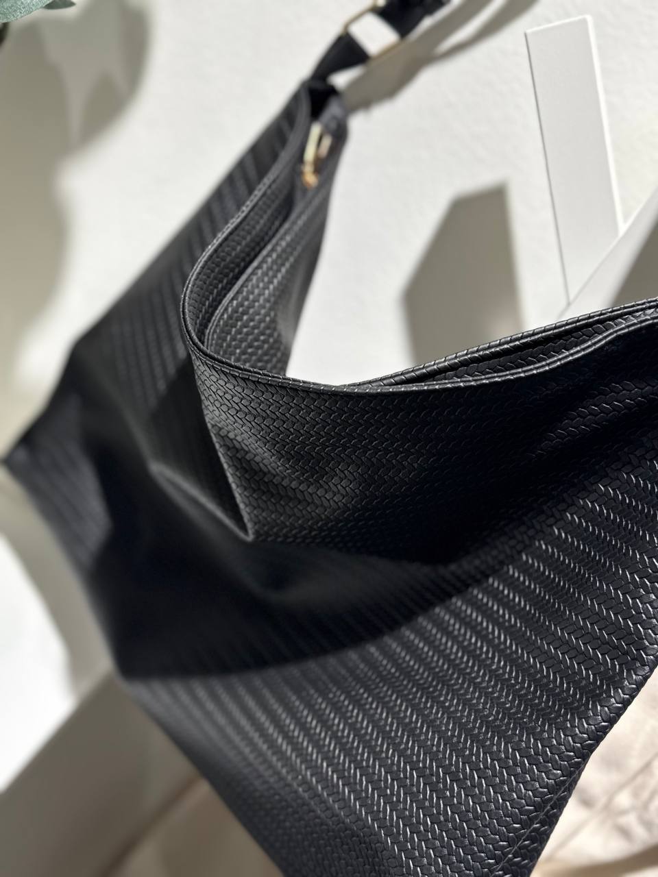 Scaled Leather Tote - Black